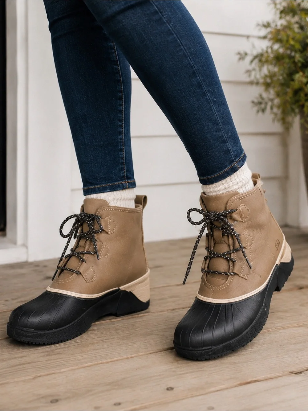 JBU Women’s Water Resistant Duck Boots Tan Black Size 7